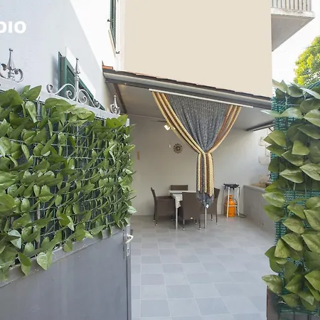 Sandy Beach&Centre Apartments Appartement *