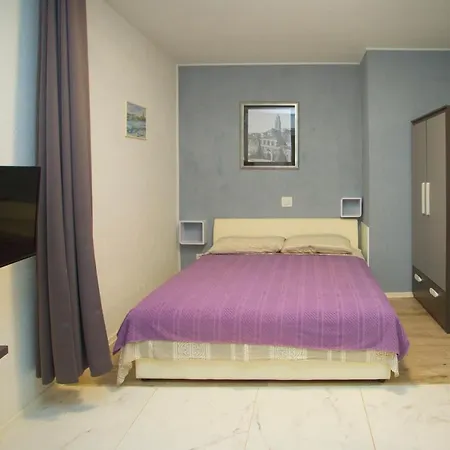 Sandy Beach&Centre Apartments Appartement *